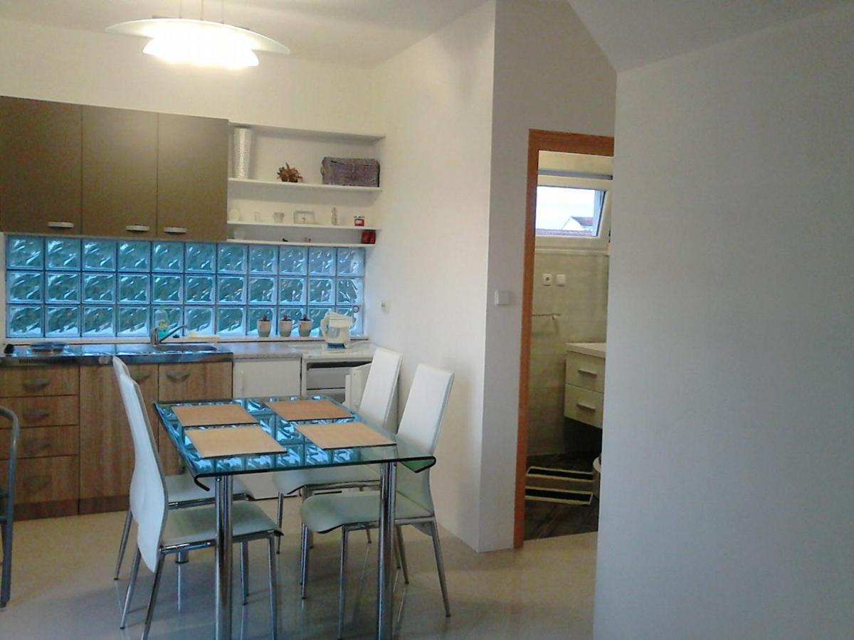 Apartmani Sruk Sukošan Buitenkant foto