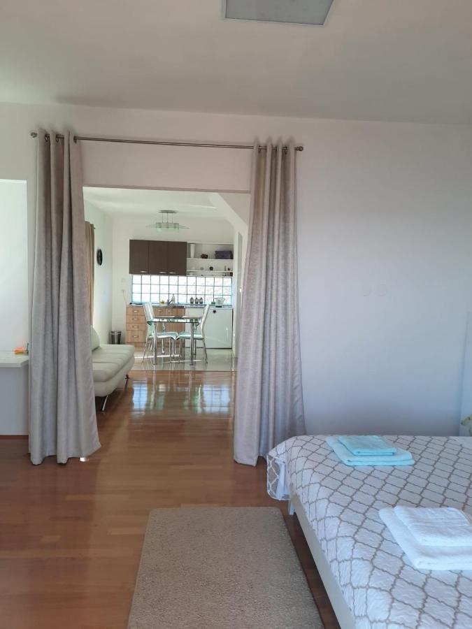 Apartmani Sruk Sukošan Buitenkant foto
